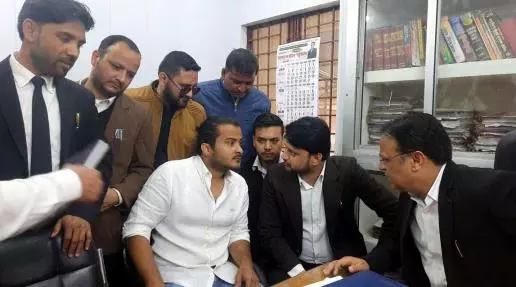 अब्दुल्ला आजम को पासपोर्ट कोर्ट में जमा करने का आदेश अब्दुल्ला आजम को पासपोर्ट कोर्ट में जमा करने का आदेश