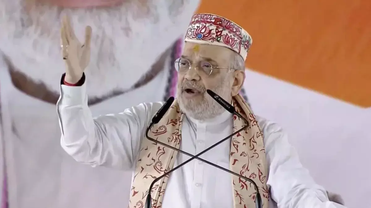 दरभंगा में अमित शाह का विपक्ष पर तीखा प्रहार — कहा, राजद-कांग्रेस ने बिहार को घोटालों और पिछड़ेपन में झोंक दिया दरभंगा में अमित शाह का विपक्ष पर तीखा प्रहार — कहा, राजद-कांग्रेस ने बिहार को घोटालों और पिछड़ेपन में झोंक दिया