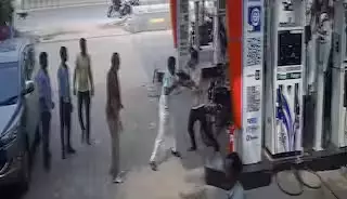 प्रयागराज पेट्रोल पंप हत्या कांड में बड़ी सफलता — 50-50 हजार के दो इनामी अपराधी एसटीएफ के हत्थे चढ़े