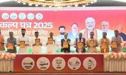 एनडीए के घोषणापत्र में दलित, महिला और युवाओं पर फोकस-125 यूनिट फ्री बिजली, 1 करोड़ नौकरियां, 4 नए शहरों में मेट्रो...