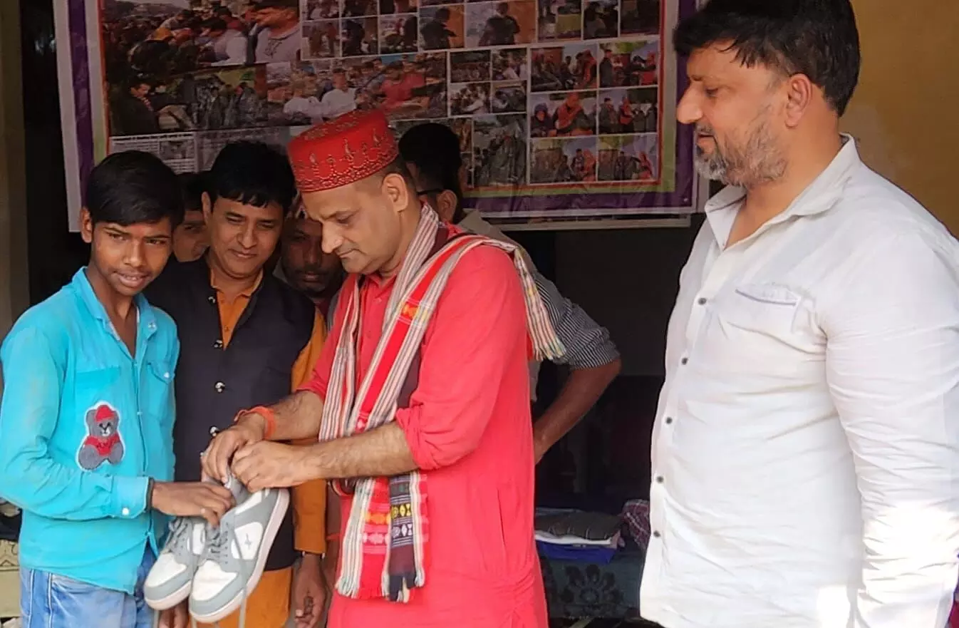 गरीबों की सेवा ही वास्तविक यज्ञ : दीपक मिश्र गरीबों की सेवा ही वास्तविक यज्ञ : दीपक मिश्र