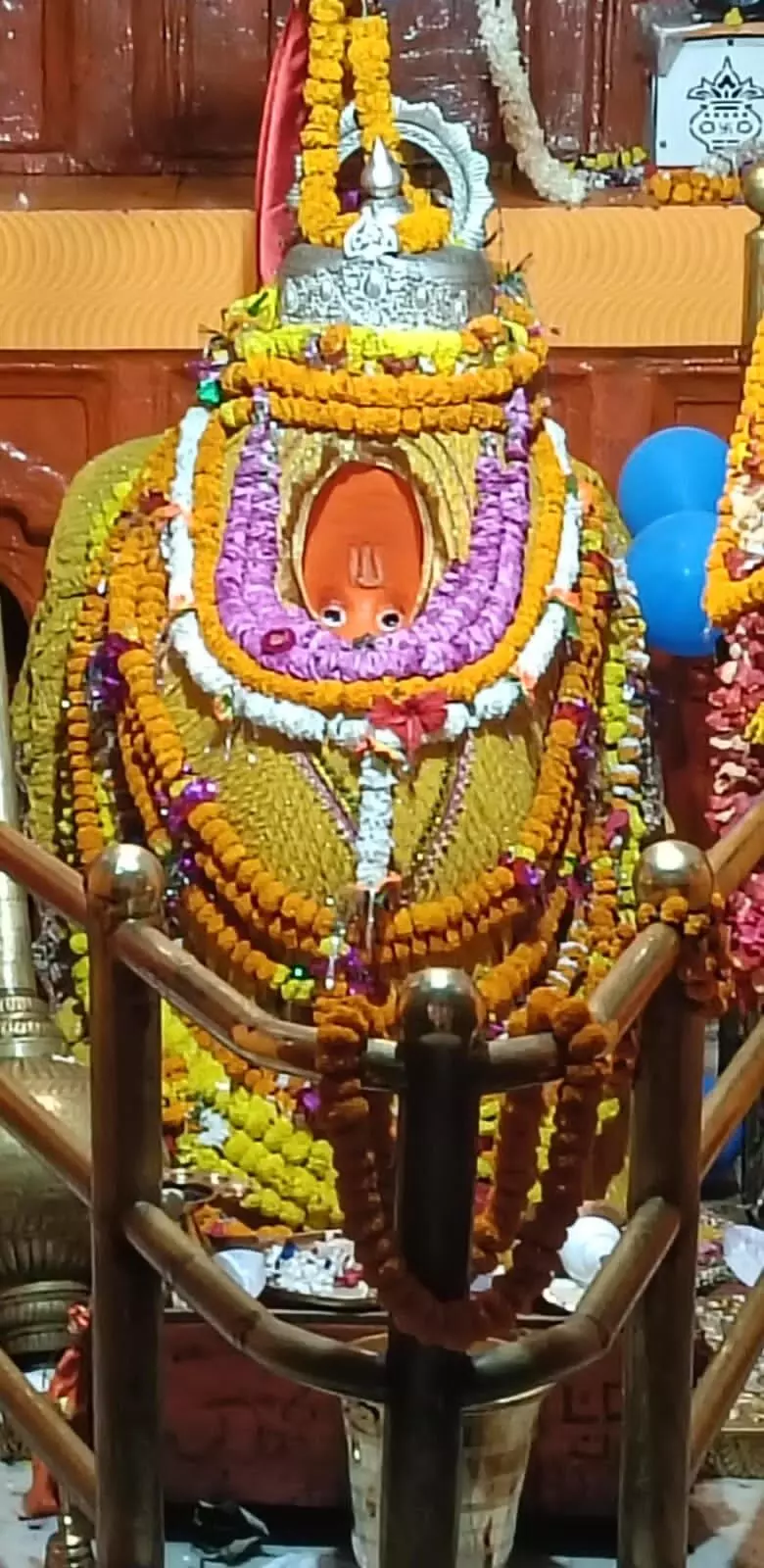 विजेथुआ धाम में अब गर्भगृह में श्रद्धालुओं का प्रवेश पर रोक, बाहर से ही होंगे बजरंगबली के दर्शन विजेथुआ धाम में अब गर्भगृह में श्रद्धालुओं का प्रवेश पर रोक, बाहर से ही होंगे बजरंगबली के दर्शन