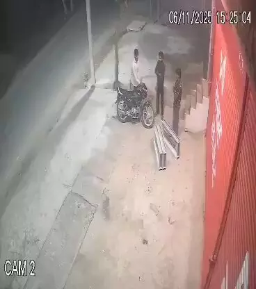 सहारनपुर में बजरंग दल पदाधिकारी पर जानलेवा हमला, CCTV में कैद हुई वारदात सहारनपुर में बजरंग दल पदाधिकारी पर जानलेवा हमला, CCTV में कैद हुई वारदात