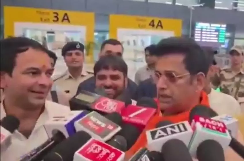 तेज प्रताप यादव को Y+ सुरक्षा मिलने के बाद राजनीतिक हलचल तेज, रवि किशन संग मुलाकातों ने बढ़ाई अटकलें — क्या भाजपा में शामिल होंगे लालू के बड़े बेटे?