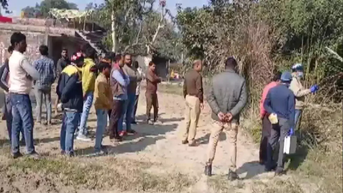 सुल्तानपुर : झाड़ियों में मिला महिला का कंकाल, पूरे क्षेत्र में फैली सनसनी