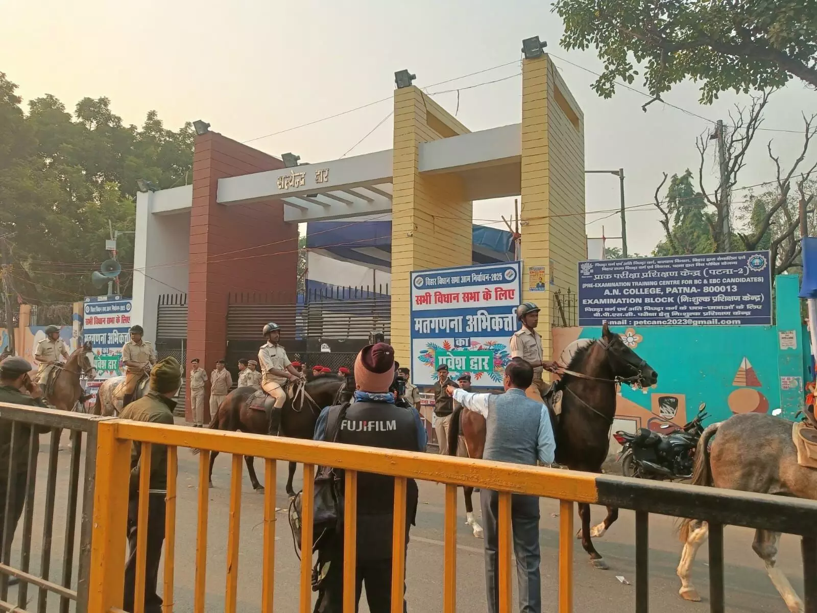 बिहार विधानसभा चुनाव : मतगणना शुरू, पोस्टल बैलेट से खुला शुरुआती रुझानों का रास्ता