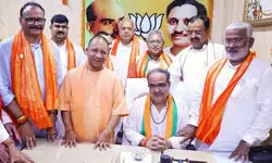 बिहार जीत के बाद बीजेपी का फोकस यूपी पर: संगठन और कैबिनेट में बड़े बदलाव की तैयारी बिहार जीत के बाद बीजेपी का फोकस यूपी पर: संगठन और कैबिनेट में बड़े बदलाव की तैयारी