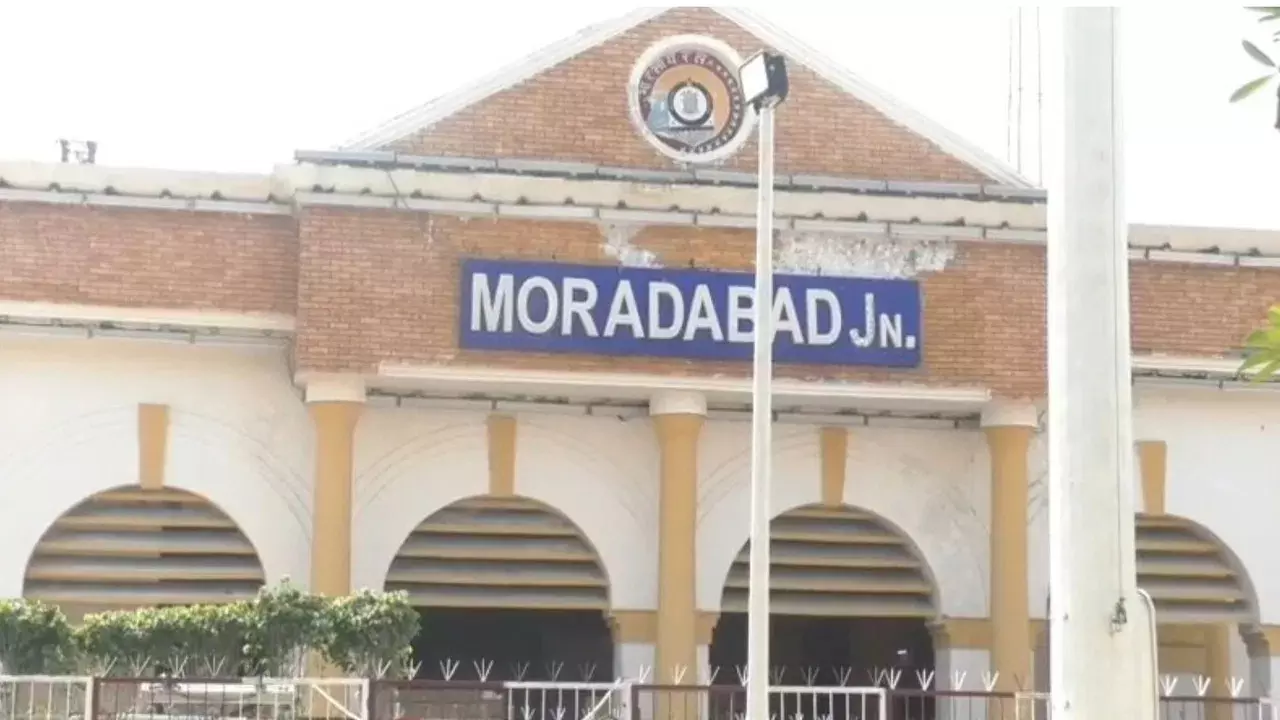 दिल्ली ब्लास्ट के बाद मुरादाबाद में हाई अलर्ट… डोर-टू-डोर वैरिफिकेशन कर रही पुलिस दिल्ली ब्लास्ट के बाद मुरादाबाद में हाई अलर्ट… डोर-टू-डोर वैरिफिकेशन कर रही पुलिस