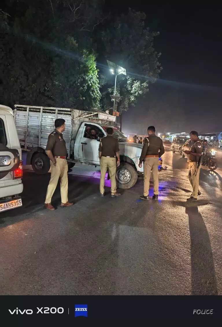 चंदौली में चला सबसे बड़ा सड़क सुरक्षा ड्राइव: 723 वाहन सीज, 1666 का चालान—पुलिस का सख्त एक्शन चंदौली में चला सबसे बड़ा सड़क सुरक्षा ड्राइव: 723 वाहन सीज, 1666 का चालान—पुलिस का सख्त एक्शन