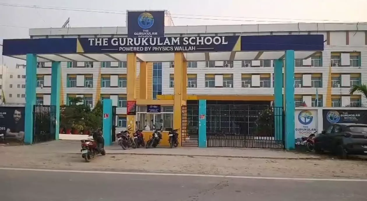 गुरुकुलम की ‘सुरक्षा व्यवस्था’ सवालों के घेरे में: छात्रा से छेड़खानी, आरोपी शिक्षक फरार—प्रबंधन की चुप्पी जोरदार गुरुकुलम की ‘सुरक्षा व्यवस्था’ सवालों के घेरे में: छात्रा से छेड़खानी, आरोपी शिक्षक फरार—प्रबंधन की चुप्पी जोरदार