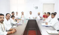 कांग्रेस ने खोला 2027 यूपी विधानसभा चुनाव का मोर्चा, दिल्ली में हाई-लेवल बैठक आज दोपहर; बिहार की हार के बाद रणनीति में बड़ा बदलाव कांग्रेस ने खोला 2027 यूपी विधानसभा चुनाव का मोर्चा, दिल्ली में हाई-लेवल बैठक आज दोपहर; बिहार की हार के बाद रणनीति में बड़ा बदलाव