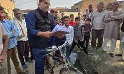 सपा विधायक हाजी फहीम इरफ़ान ने साइकिल चलाकर मतदाताओं को किया जागरूक, एसआईआर प्रक्रिया पर की समीक्षा सपा विधायक हाजी फहीम इरफ़ान ने साइकिल चलाकर मतदाताओं को किया जागरूक, एसआईआर प्रक्रिया पर की समीक्षा