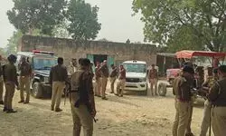 वारंटी व परिजनों ने दो दरोगा-सिपाही को पीटा,सर्विस रिवॉल्वर व मोबाइल लूटकर फरार