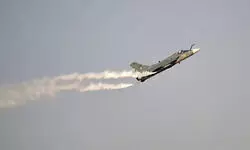 दुबई एयर शो में भारतीय लड़ाकू विमान तेजस क्रैश—पायलट शहीद, जांच आदेश