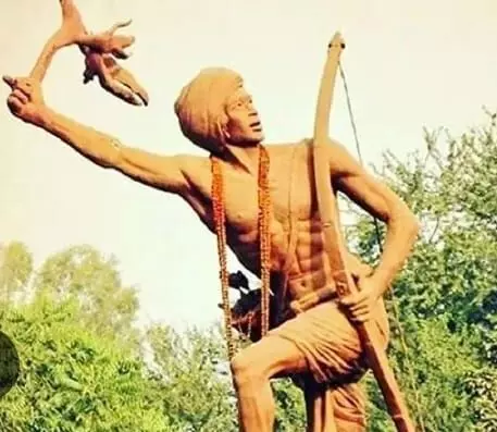 सिर्फ प्रतीक नहीं, एक जीवंत दर्शन हैं बिरसा मुंडा