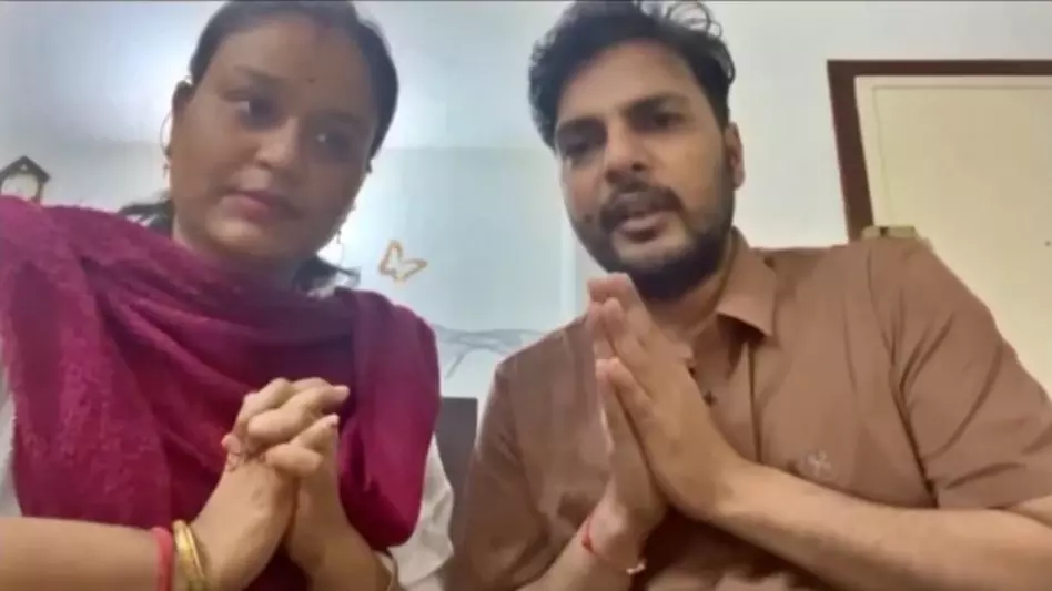 कैमरून में फंसे आगरा के धीरज जैन ने परिवार संग वीडियो जारी कर लगाई मदद की गुहार, कंपनी पर पासपोर्ट जब्त करने का आरोप