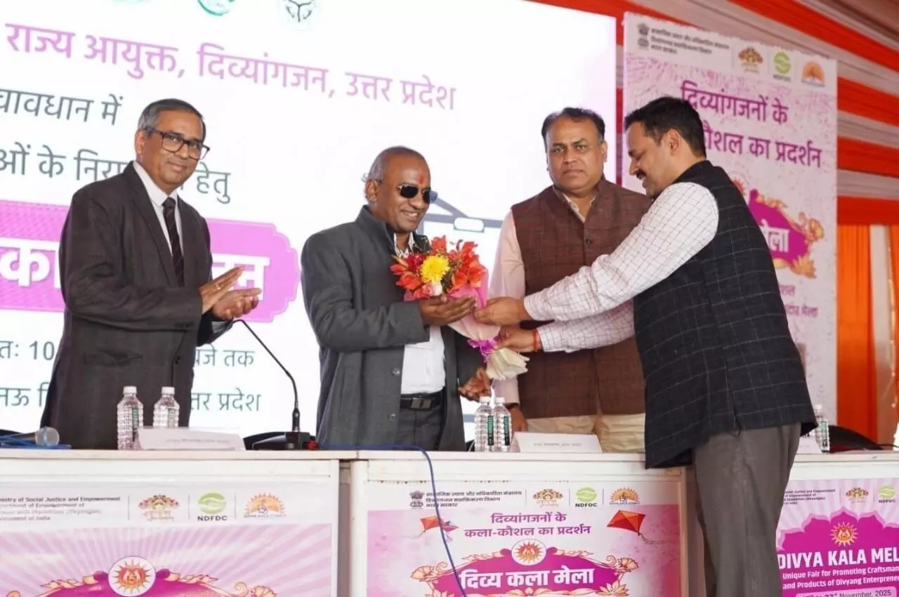 दिव्यांगजनों की समस्याओं के त्वरित समाधान के लिए लखनऊ में मोबाइल कोर्ट का आयोजन दिव्यांगजनों की समस्याओं के त्वरित समाधान के लिए लखनऊ में मोबाइल कोर्ट का आयोजन