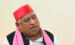 अयोध्या: धर्म-ध्वजा समारोह के निमंत्रण को लेकर सपा सांसद का आरोप- मुझे बुलाया ही नहीं गया”; राजनीतिक विवाद तेज़