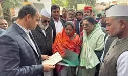 मुरादाबाद में एसआईआर प्रक्रिया अव्यवस्थित, मतदाता परेशान; सांसद रूचिवीरा ने डीएम को सौंपा ज्ञापन