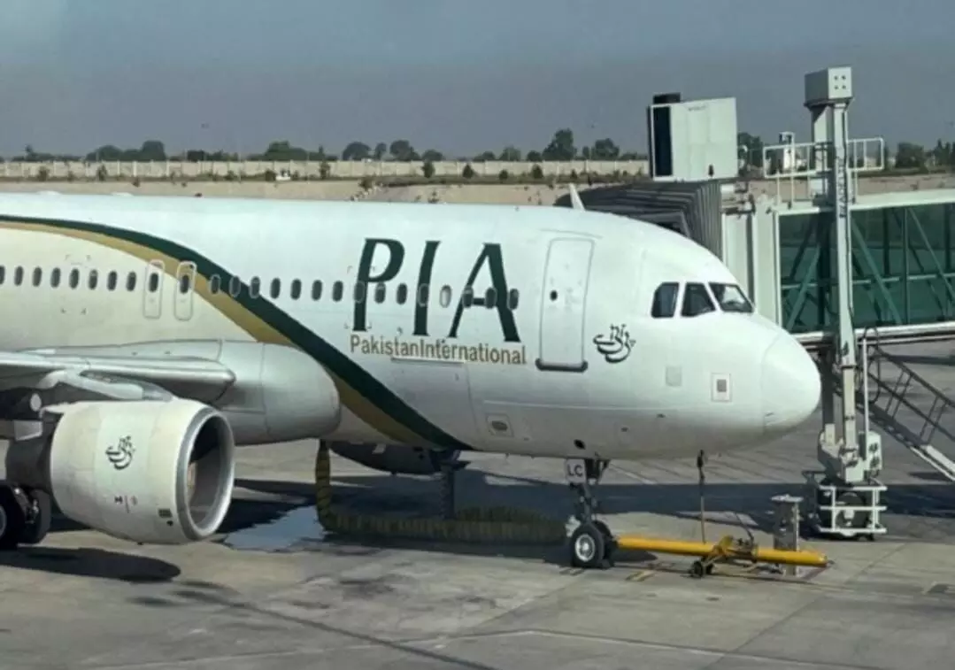 दिवालिया पाकिस्तान : IMF की शर्तों पर राष्ट्रीय एयरलाइंस PIA की बिक्री प्रक्रिया शुरू — 23 दिसंबर को वैश्विक बोली, सैन्य-संबद्ध कारोबारी समूह भी दौड़ में