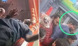 काल भैरव में दलाल: 500–1100 में बिक रहे गर्भगृह से दर्शन, गार्ड तय करते हैं रेट; भक्तों से दबंगई काल भैरव में दलाल: 500–1100 में बिक रहे गर्भगृह से दर्शन, गार्ड तय करते हैं रेट; भक्तों से दबंगई