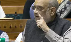 लोकसभा में चुनाव सुधारों पर गर्मागर्म बहस : राहुल गांधी के हस्तक्षेप पर भड़के अमित शाह— “संसद अनुशासन से चलेगी, आपके निर्देशों से नहीं” लोकसभा में चुनाव सुधारों पर गर्मागर्म बहस : राहुल गांधी के हस्तक्षेप पर भड़के अमित शाह— “संसद अनुशासन से चलेगी, आपके निर्देशों से नहीं”