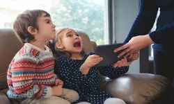 ऑस्ट्रेलिया का ऐतिहासिक फैसला: 16 साल से कम उम्र के बच्चों के सोशल मीडिया अकाउंट्स पर सख्त कार्रवाई, कंपनियों को नोटिस