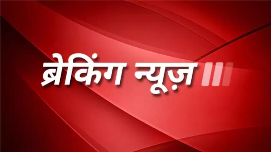 भारत निर्वाचन आयोग ने उत्तर प्रदेश सहित 12 राज्यों और केंद्र शासित प्रदेशों में चल रही स्पेशल इंटेंसिव रिविजन (SIR) प्रक्रिया की समयसीमा को बढ़ाने का महत्वपूर्ण निर्णय लिया है। 11 दिसंबर को होने वाली उच्चस्तरीय बैठक के बाद, आयोग ने प्रगति की समीक्षा के आधार पर समयसीमा को और बढ़ाने का फैसला किया। यूपी में मुख्य निर्वाचन अधिकारी नवदीप रिणवा ने पुष्टि की कि 25 दिसंबर 2025 तक फॉर्म जमा करने और डिजिटाइजेशन का समय मांगा गया है, जिस पर सैद्धांतिक सहमति बन चुकी है। भारत निर्वाचन आयोग ने उत्तर प्रदेश सहित 12 राज्यों और केंद्र शासित प्रदेशों में चल रही स्पेशल इंटेंसिव रिविजन (SIR) प्रक्रिया की समयसीमा को बढ़ाने का महत्वपूर्ण निर्णय लिया है। 11 दिसंबर को होने वाली उच्चस्तरीय बैठक के बाद, आयोग ने प्रगति की समीक्षा के आधार पर समयसीमा को और बढ़ाने का फैसला किया। यूपी में मुख्य निर्वाचन अधिकारी नवदीप रिणवा ने पुष्टि की कि 25 दिसंबर 2025 तक फॉर्म जमा करने और डिजिटाइजेशन का समय मांगा गया है, जिस पर सैद्धांतिक सहमति बन चुकी है।