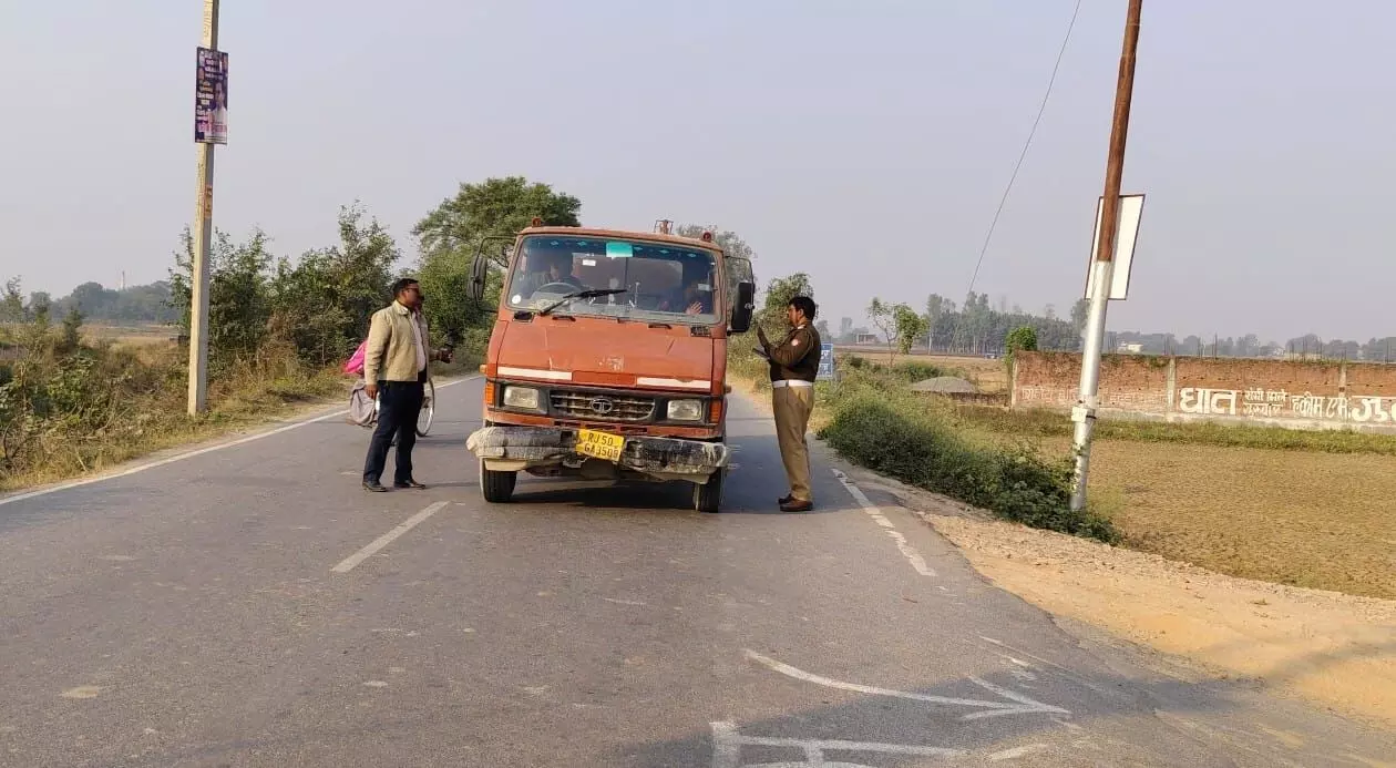 विशेष चेकिंग अभियान में 213 वाहन चालकों पर कार्रवाई, ₹2.46 लाख जुर्माना विशेष चेकिंग अभियान में 213 वाहन चालकों पर कार्रवाई, ₹2.46 लाख जुर्माना