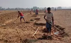 рджреЗрд╢рднрд░ рдореЗрдВ рдЧреНрд░рд╛рдореАрдг рд░реЛрдЬрдЧрд╛рд░ рдЧрд╛рд░рдВрдЯреА рдпреЛрдЬрдирд╛ рдХреЗ рдирдП рдирд╛рдордХрд░рдг рдкрд░ рдЪрд░реНрдЪрд╛ рддреЗрдЬ, рд╕рд░рдХрд╛рд░ рдХрд░ рд░рд╣реА рд╡реНрдпрд╛рдкрдХ рд╕рдореАрдХреНрд╖рд╛ рджреЗрд╢рднрд░ рдореЗрдВ рдЧреНрд░рд╛рдореАрдг рд░реЛрдЬрдЧрд╛рд░ рдЧрд╛рд░рдВрдЯреА рдпреЛрдЬрдирд╛ рдХреЗ рдирдП рдирд╛рдордХрд░рдг рдкрд░ рдЪрд░реНрдЪрд╛ рддреЗрдЬ, рд╕рд░рдХрд╛рд░ рдХрд░ рд░рд╣реА рд╡реНрдпрд╛рдкрдХ рд╕рдореАрдХреНрд╖рд╛