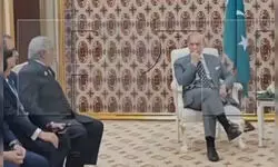 рдХрднреА рдореБрдВрд╣ рдкрд░ рд░рдЦрд╛ рд╣рд╛рде рддреЛ рдХрднреА... 40 рдорд┐рдирдЯ рдЗрддрдВрдЬрд╛рд░ рдХреЗ рдмрд╛рдж рднреА рдирд╣реАрдВ рдЖрдП рдкреБрддрд┐рди, рдмреЗрдЖрдмрд░реВ рд╣реЛрдХрд░ рд▓реМрдЯреЗ PAK рдкреАрдПрдо рд╢рд╣рдмрд╛рдЬ рдХрднреА рдореБрдВрд╣ рдкрд░ рд░рдЦрд╛ рд╣рд╛рде рддреЛ рдХрднреА... 40 рдорд┐рдирдЯ рдЗрддрдВрдЬрд╛рд░ рдХреЗ рдмрд╛рдж рднреА рдирд╣реАрдВ рдЖрдП рдкреБрддрд┐рди, рдмреЗрдЖрдмрд░реВ рд╣реЛрдХрд░ рд▓реМрдЯреЗ PAK рдкреАрдПрдо рд╢рд╣рдмрд╛рдЬ