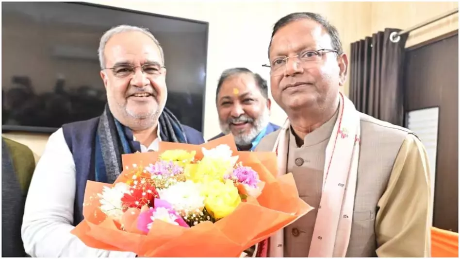 पंकज चौधरी बने यूपी बीजेपी के नए अध्यक्ष, शंखनाद और डमरू वादन से गूंजा पार्टी दफ्तर पंकज चौधरी बने यूपी बीजेपी के नए अध्यक्ष, शंखनाद और डमरू वादन से गूंजा पार्टी दफ्तर