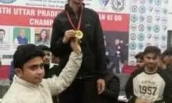 गाजीपुर की बेटी अक्षिता राय ने बढ़ाया जिले का मान, खेल और शिक्षा दोनों में रचा नया कीर्तिमान गाजीपुर की बेटी अक्षिता राय ने बढ़ाया जिले का मान, खेल और शिक्षा दोनों में रचा नया कीर्तिमान