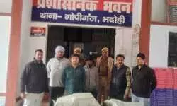 नशे के साम्राज्य पर करारा प्रहार: एएनटीएफ की बड़ी कार्रवाई, 03 कुंतल 80 किलोग्राम अवैध गांजा बरामद, अंतर्राज्यीय तस्कर गिरफ्तार नशे के साम्राज्य पर करारा प्रहार: एएनटीएफ की बड़ी कार्रवाई, 03 कुंतल 80 किलोग्राम अवैध गांजा बरामद, अंतर्राज्यीय तस्कर गिरफ्तार