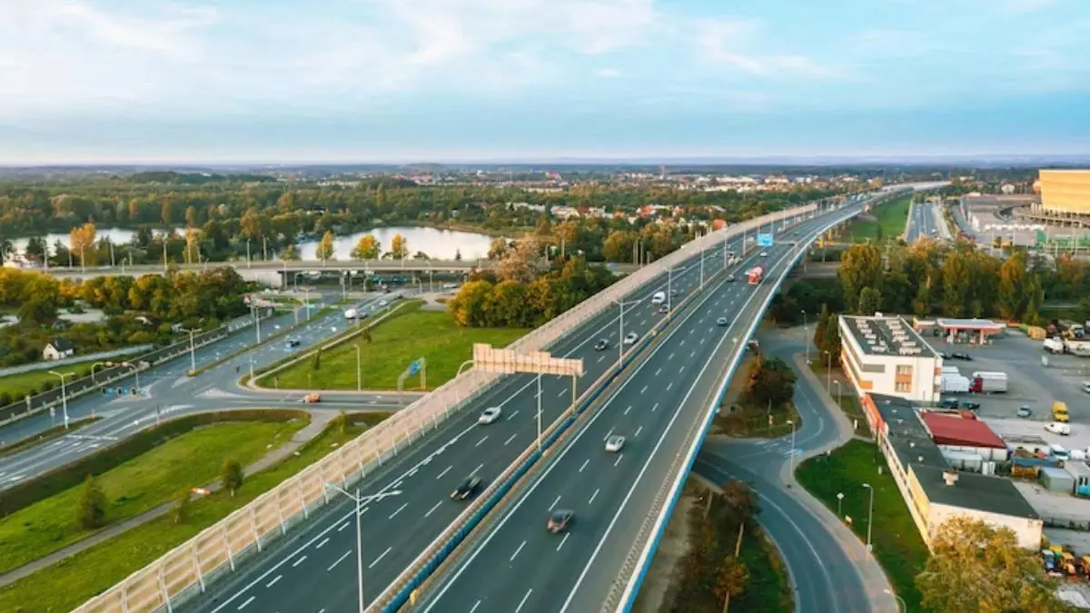 गंगा–यमुना एक्सप्रेसवे लिंक एक्सप्रेसवे अंतिम चरण में, 74 किमी लंबी परियोजना से 56 गांवों को सीधा लाभ गंगा–यमुना एक्सप्रेसवे लिंक एक्सप्रेसवे अंतिम चरण में, 74 किमी लंबी परियोजना से 56 गांवों को सीधा लाभ