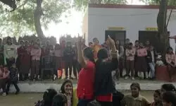 बलदेव क्षेत्र की बालिकाओं ने दिखाई अपनी ब्रज कला कौशल