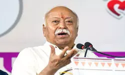 बांग्लादेश में हिंदुओं के साथ हिंसा पर भागवत ने सरकार को दी सलाह, पड़ोसी देश के अल्पसंख्यकों को भी दिया संदेश