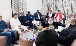 बीजेपी में पहले ठाकुर विधायकों की बैठक और अब ब्राह्मण विधायकों की बैठक ने पार्टी के भीतर जातीय संतुलन को लेकर हलचल बढ़ा दी बीजेपी में पहले ठाकुर विधायकों की बैठक और अब ब्राह्मण विधायकों की बैठक ने पार्टी के भीतर जातीय संतुलन को लेकर हलचल बढ़ा दी