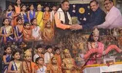 सनातन संस्कारों की जीवंत पाठशाला बना नारायण विद्यालय, श्रीरामचरितमानस के भव्य मंचन ने मोहा मन