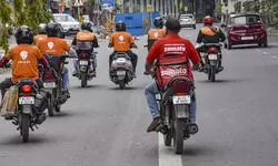 नए साल पर डिलीवरी वर्कर्स की हड़ताल से हड़कंप, लाखों ऑर्डर प्रभावित होने की आशंका