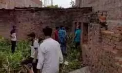 अदालती आदेश की खुलेआम अवहेलना, दबंगों का अवैध निर्माण जारी अदालती आदेश की खुलेआम अवहेलना, दबंगों का अवैध निर्माण जारी