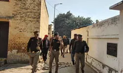 थाने के भीतर पति ने पत्नी को मारी गोली, इलाज के दौरान मौत थाने के भीतर पति ने पत्नी को मारी गोली, इलाज के दौरान मौत