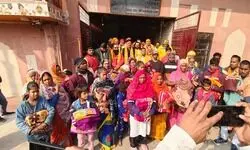 डिंपल यादव के जन्मदिन पर अयोध्या में सेवा का आयोजन, सैकड़ों जरूरतमंदों को बांटे गए कंबल