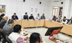 मंडलायुक्त अखिलेश सिंह की अध्यक्षता में हुई मासिक समीक्षा बैठक