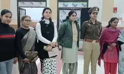 श्रीमती वीरवाला सक्सेना स्मृति पुस्तकालय में चयनित छात्राओं का सम्मान