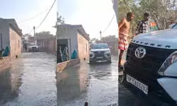 औरैया में सपा नेता की गुंडागर्दी, निर्माणाधीन RCC सड़क पर दौड़ा दी फॉर्च्यूनर