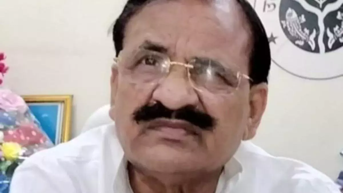 अमरोहा में सरकारी चकमार्ग पर सपा विधायक महबूब पर अली अवैध कब्जे का आरोप, जांच के आदेश अमरोहा में सरकारी चकमार्ग पर सपा विधायक महबूब पर अली अवैध कब्जे का आरोप, जांच के आदेश