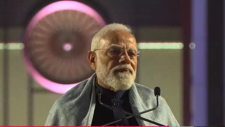 सेवा तीर्थ से अपने पहले संबोधन में बोले पीएम मोदी- आज हम एक नए इतिहास को बनते देख रहे हैं. 13 फरवरी का यह दिन भारत की विकास यात्रा में एक नए आरंभ का साक्षी बन रहा है. सेवा तीर्थ से अपने पहले संबोधन में बोले पीएम मोदी- आज हम एक नए इतिहास को बनते देख रहे हैं. 13 फरवरी का यह दिन भारत की विकास यात्रा में एक नए आरंभ का साक्षी बन रहा है.