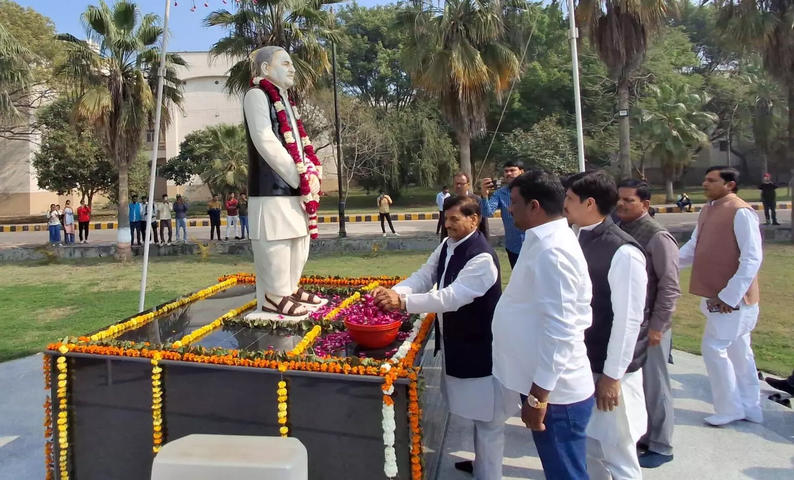 अखिल भारतीय कवि सम्मेलन में ओज, व्यंग्य और संवेदना का संगम अखिल भारतीय कवि सम्मेलन में ओज, व्यंग्य और संवेदना का संगम