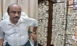 ओडिशा में भ्रष्टाचार पर अब तक की सबसे बड़ी कार्रवाई: 30 हजार की रिश्वत से खुला 4 करोड़ से अधिक नकदी का भंडार ओडिशा में भ्रष्टाचार पर अब तक की सबसे बड़ी कार्रवाई: 30 हजार की रिश्वत से खुला 4 करोड़ से अधिक नकदी का भंडार